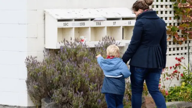 માતા સાથે બાળક