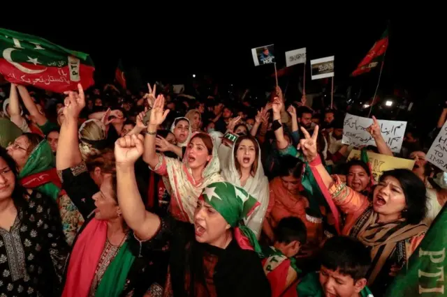 Pakistan'ın başkenti İmran Han'ın destekçilerinin düzenklediği gösteri