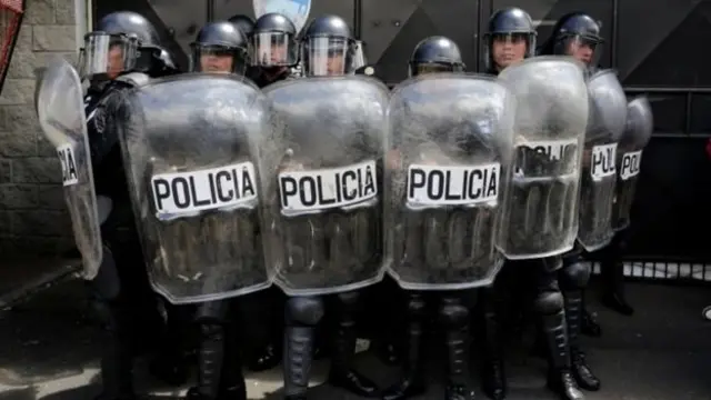 La policía había tenido que intervenir por una revuelta.