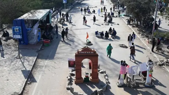 દિલ્હીને નોઇડા સાથે જોડતા કાલિંદી કુંજ રસ્તો આ પ્રદર્શનકારીઓના કારણે બંધ છે.