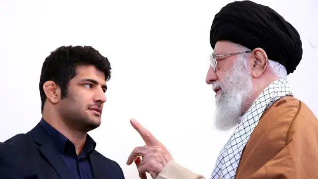 رهبر ایران آقای کریمی را به خاطر باخت عمدی برای روبرو نشدن با حریف اسرائیلی ستایش کرد