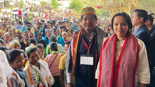 एनपीपी नेता कोनराड संगमा की जीत का जश्न मनाते लोग