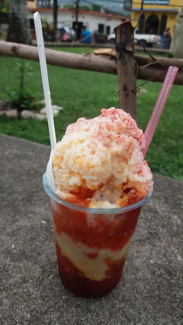 Съедобный сладкий снег