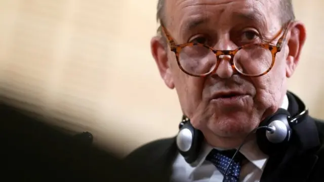 ပြင်သစ် နိုင်ငံခြားရေးဝန်ကြီး ယန်အိ လက်ဒညာက သြစတြေးလျကို သူတို့ယုံကြည်မှုအပေါ် သစ္စာဖောက်တာကို ခံရတာလို့ ပြော