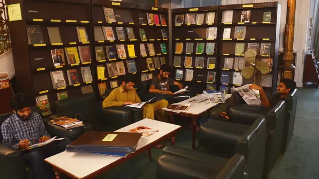 کتاب لائبریری