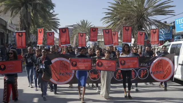 ደቂኣንስትዮ