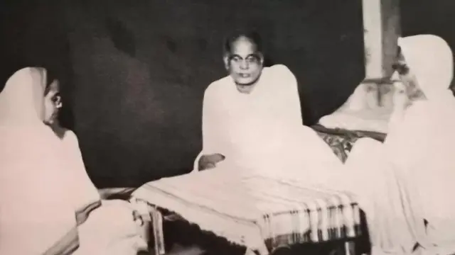 ஜெயபிரகாஷ் நாராயணின் மனைவி பிரபாவதி