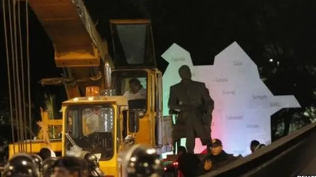 Heydər Əliyevin heykəli