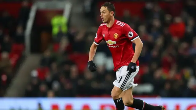 Manchester United wanafanya mazungumzo na kiungo wa kati Nemanja Matic juu ya mkataba mpya