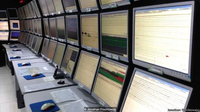 विज्ञान विषयों में भी वैज्ञानिक सोच को तरज़ीह नहीं दी जाती है.