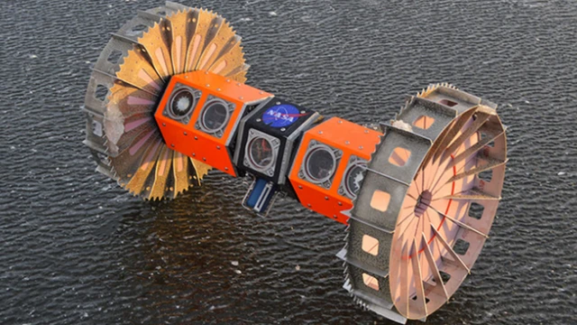 BRUIE ถูกออกแบบมาให้ทำงานอยู่ใต้ผืนน้ำแข็งได้นานหลายเดือน