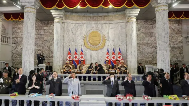 리병철 노동당 비서, 박정천 당 군정지도부장은 주석단 특별석'에 자리해 눈길을 끌었다