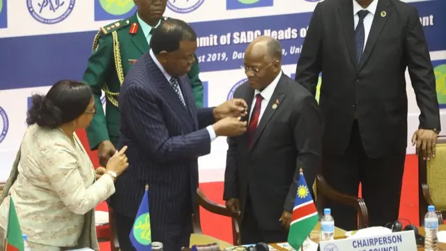 Perezida Perezida Hage Gaingob yasimbuwe ku buyobozi bwa SADC na Perezida Magufuli