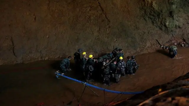 Thailand children trapped in caves