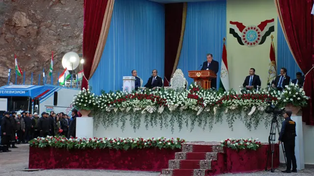 نیروگاه برق آبی "راغون" در تاجیکستان