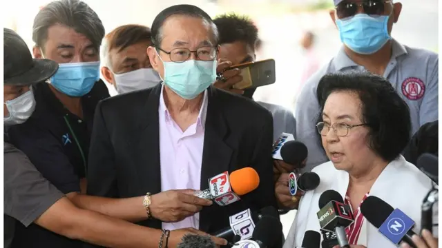 นพ.เหวง โตจิราการ