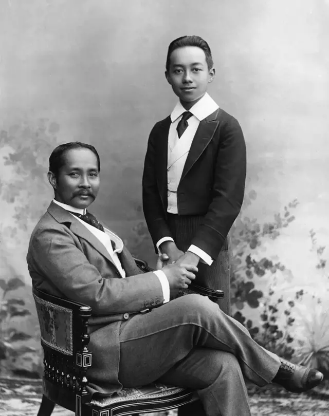 circa 1890: Phra Paramindr Maha Chulalongkorn, Rama V, King of Siam, with his son, the Crown Prince Vajiravudh Rama, who is being educated in Britain.