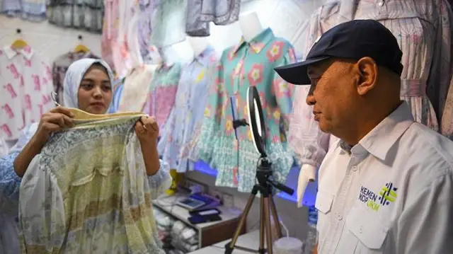 Kedatangan Teten Masduki tersebut untuk mengecek secara langsung aktivitas pasar yang cenderung mengalami penurunan selepas Hari Raya Idul Fitri.