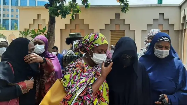 Chief of Army Staff wife arrive for burial of her late husband