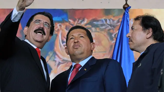 Manuel Zelaya con Hugo Chávez y Daniel Ortega