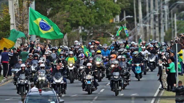 Motociata de Bolsonaro em Curitiba em 31 de agosto