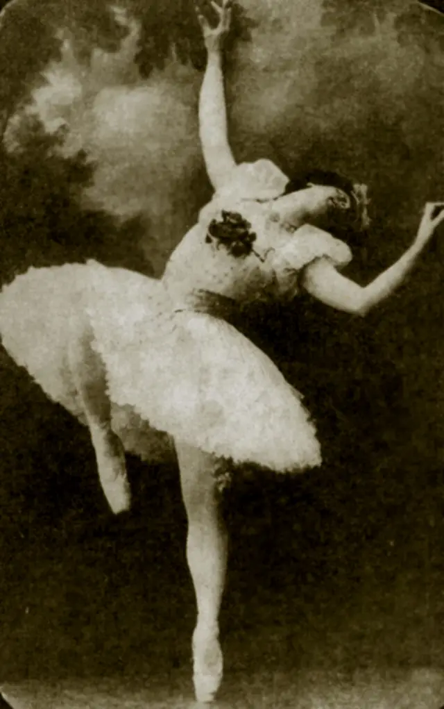 Петербургский женский имперсонатор в образе Матильды Кшесинской