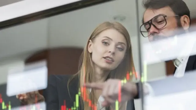 ఫైనాన్షియల్ అనలిస్ట్