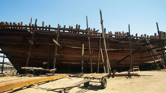 ગુજરાતના દેશી જહાજ દેશદેશાવરની સફર ખેડતા