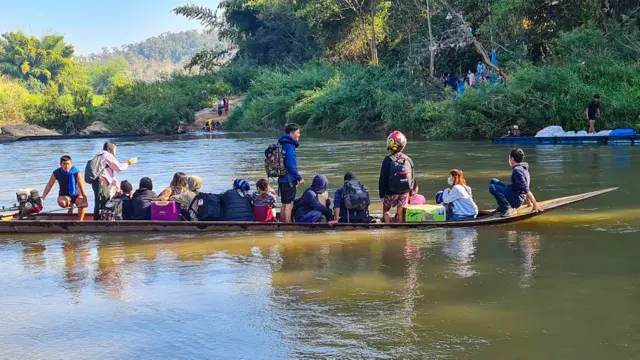 ၂၀၂၁ ခုနှစ်တုန်းက KNU နဲ့ စစ်ကောင်စီတိုက်ပွဲကြောင့် ထိုင်း - မြန်မာနယ်စပ်ကိုရောက်လာတဲ့ စစ်ရှောင်တွေ