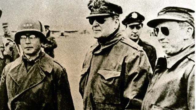 联合国军指挥官麦克阿瑟