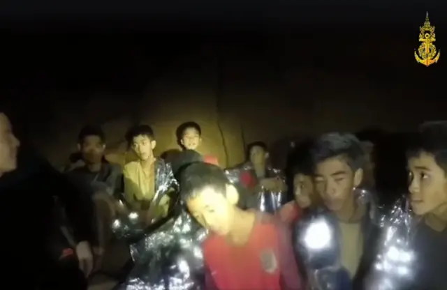 ถ้ำหลวง: รอยยิ้มของ 13 ชีวิตทีมหมูป่าฯ