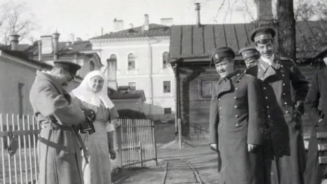 Vera Gedrojc je ovde prikazana (sa desne strane) 1915. godine, na vrhuncu svoje karijere