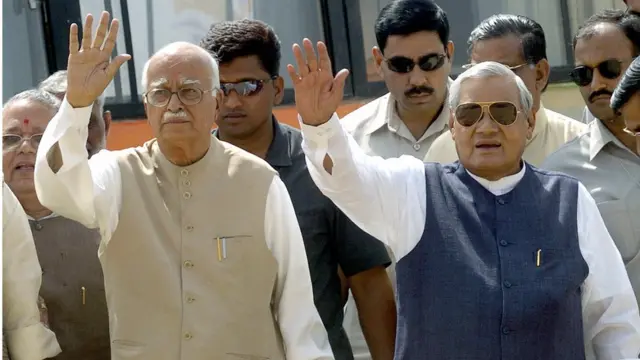 અટલ અડવાણીની તસવીર