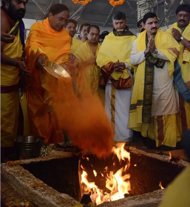 కేసీఆర్ యాగం, చంద్రబాబు