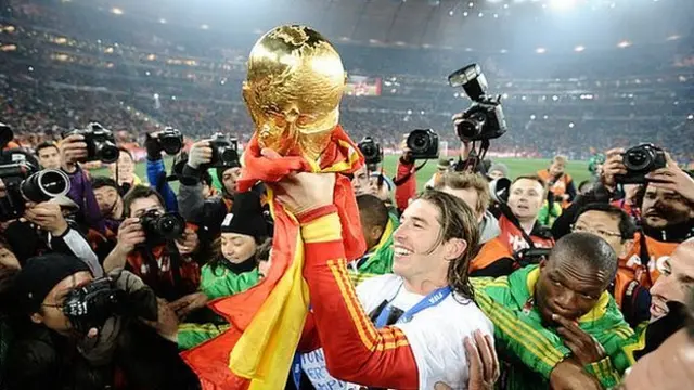 Sergio Ramos lifts the World Cup in 2010