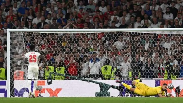 Gool ku laadkii laga qabtay England