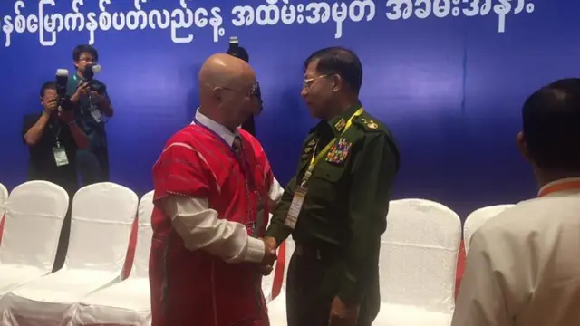 NCA၂နှစ်ပြည့် အခမ်းအနားမှာတွေ့ရတဲ့ ကာကွယ်ရေးဦးစီးချုပ်နဲ့ ကေအဲန်ယူဥက္ကဌ