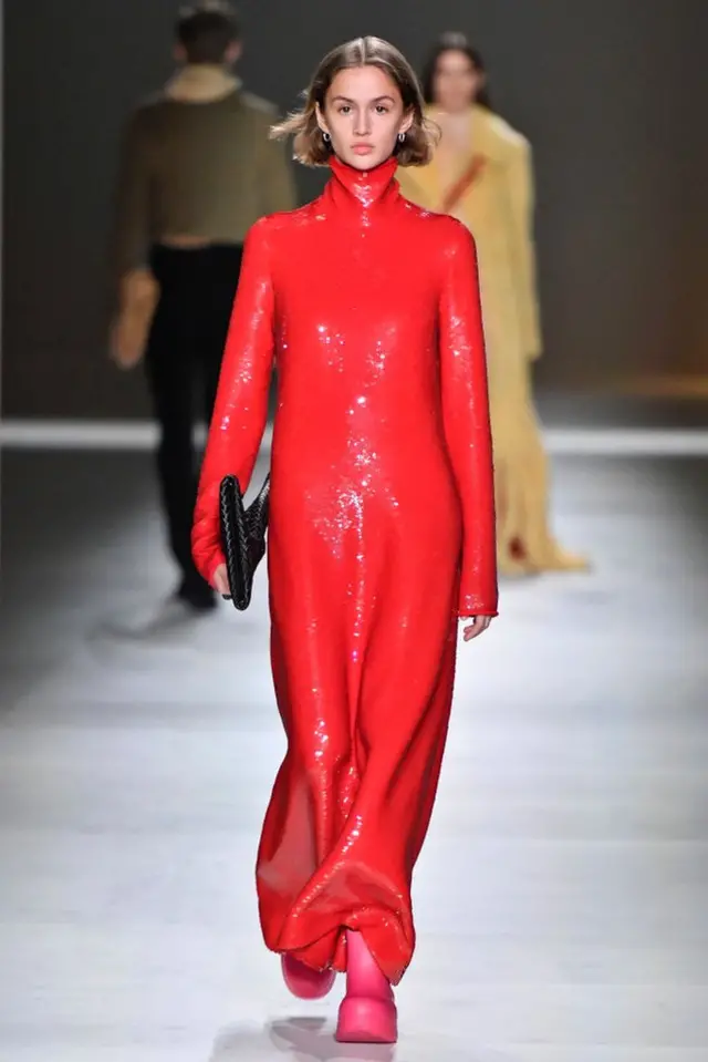 красное платье Bottega Veneta