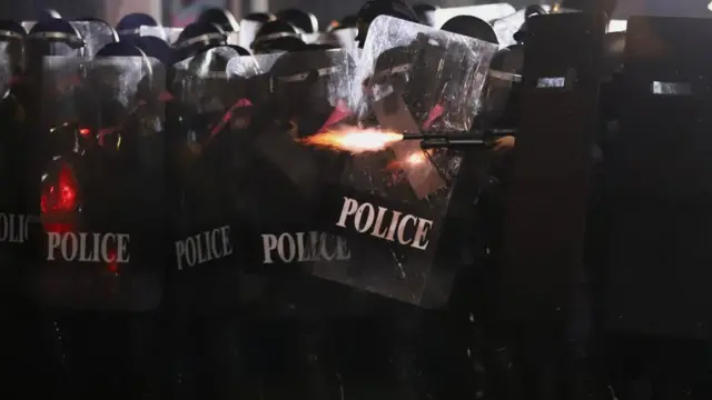 ตร.ยิงปืน