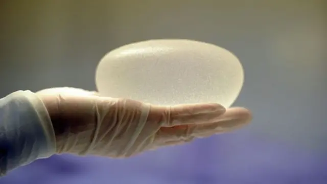 Найб?льш бажаною ? х?рург?чна процедура з? зб?льшення грудей.