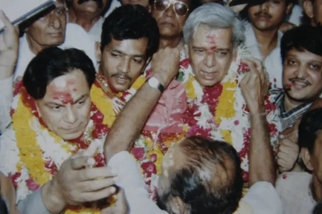 અશોક ભટ્ટ અને હરીન પાઠકની તસવીર