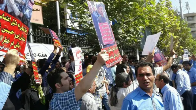 معترضان با ادامه زندان رضا شهابی