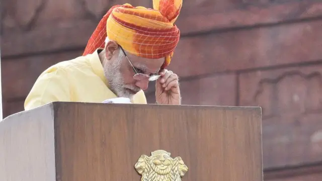 नरेंद्र मोदी