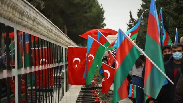 Bir qrup hərbi qulluqçu təltif olunub