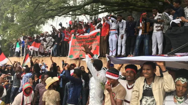 ኣብ በዓል ኢሬቻ ተቓውሞኦም ዝገልፁ መናእሰይ