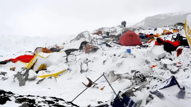 2015년 지진으로 22명의 등산가가 목숨을 잃었다