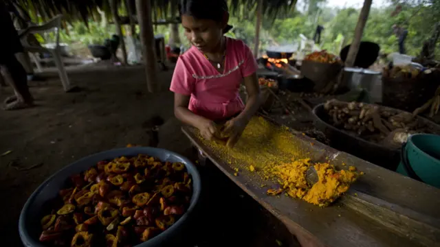 Colombiana con chontaduro