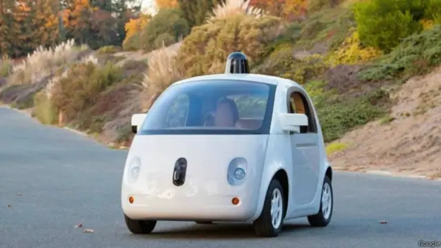 سيارة غوغل ذاتية القيادة