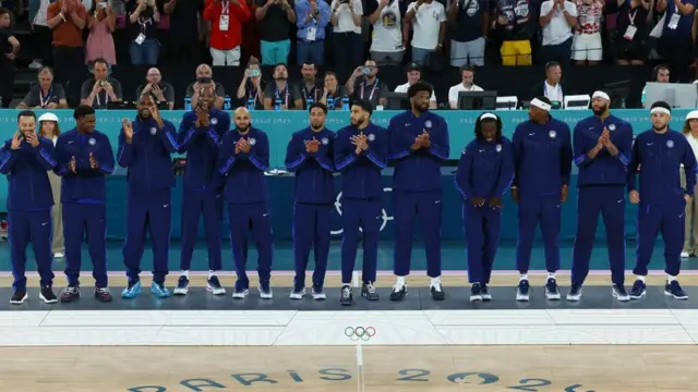 Амерички тим на победничком постољу