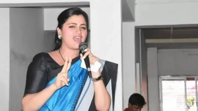 नवनीत राणा, देवेंद्र फडणवीस, अमरावती